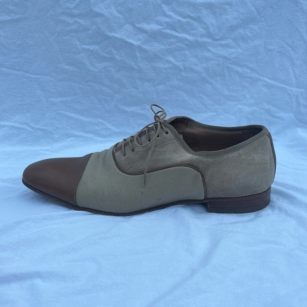 Louboutin
Smooth Leather, Suede, Cloth Upper
Size 42 eur
Beige/Brown Color